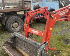 Traktor üçün önyükləyici